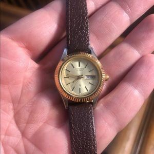 Vintage Women Citizen Watch with Brown leather.